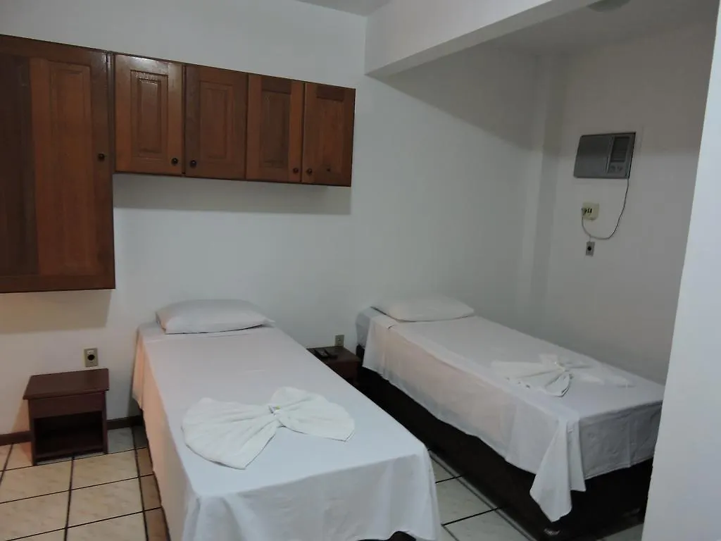 Rede Hs Hotelaria Florianópolis 3*,